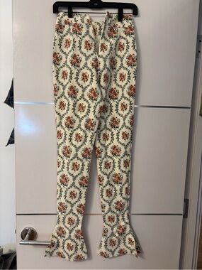 Weworewhat Floral Cream Ruffle Hem pants size XXS worn once